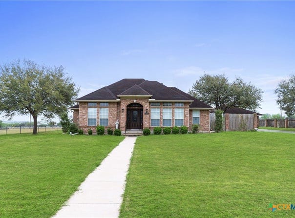 604 Texas Avenue, Shiner, TX 77984