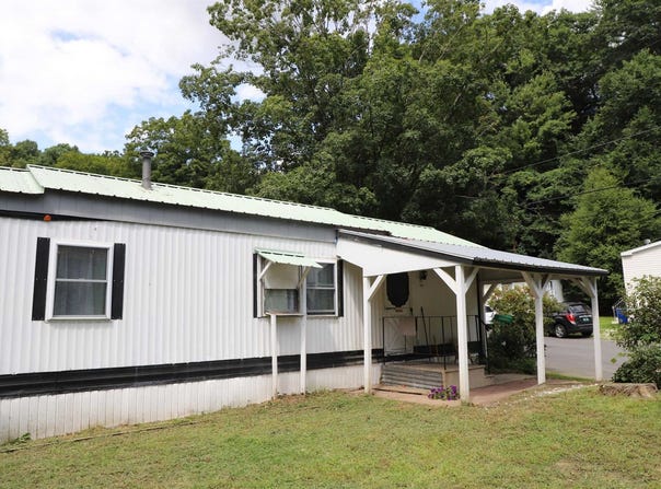 11 Crescent Drive, Brattleboro, VT 05301