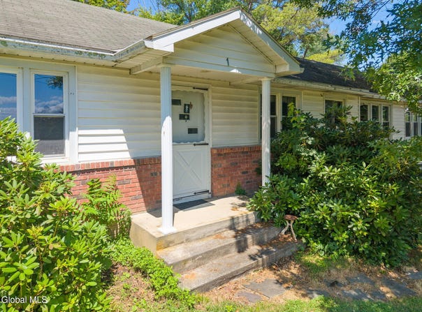1 White Birch Lane, New Baltimore, NY 12192