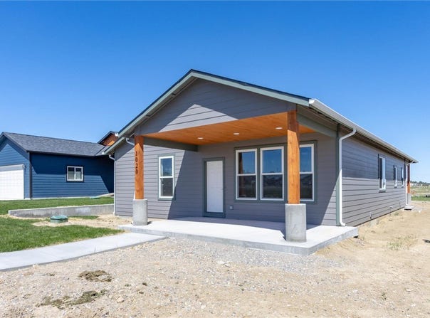 1020 5th Street E, Roundup, MT 59072