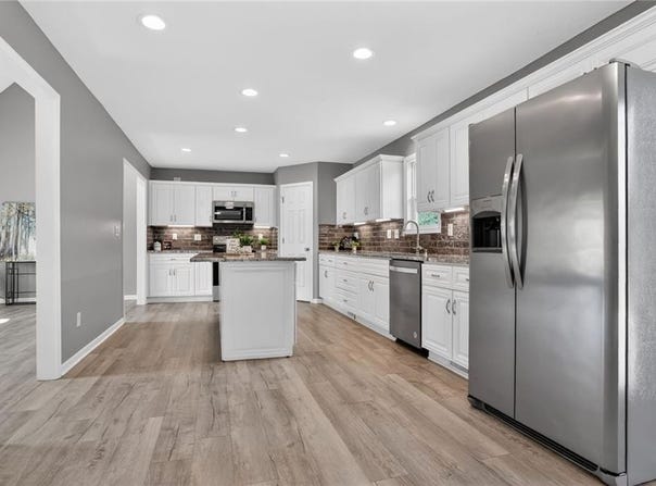 724 Plum Rose Drive, Liberty, MO 64068