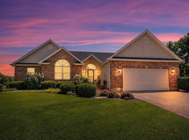 1426 Beach Lane, Sycamore, IL 60178