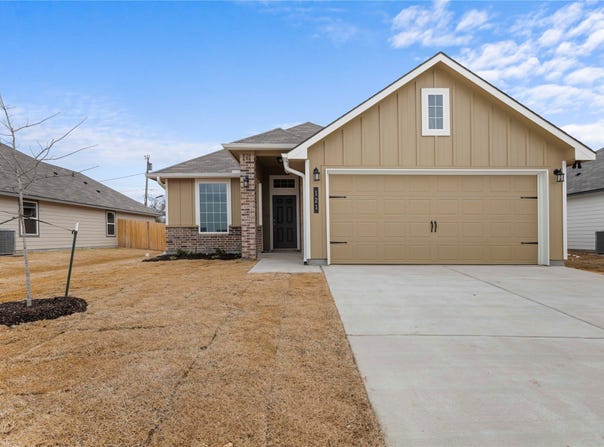 121 Adaline Bend, McGregor, TX 76657