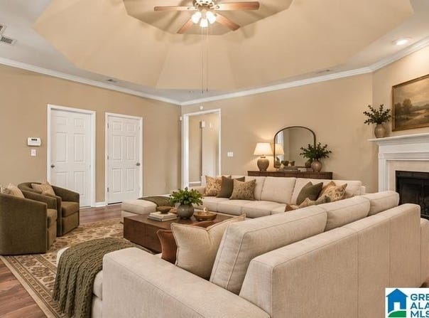2304 DUNBAR CIRCLE, MOODY, AL 35004