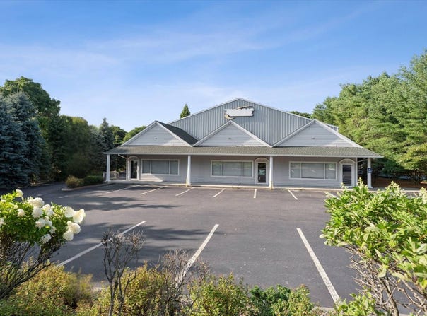 1625 County Rd 39, Southampton, NY 11968