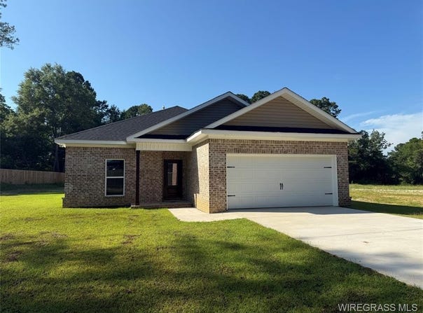 149 Russell Place, ELBA, AL 36323