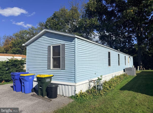 207 WALDORF Drive, YORK, PA 17404