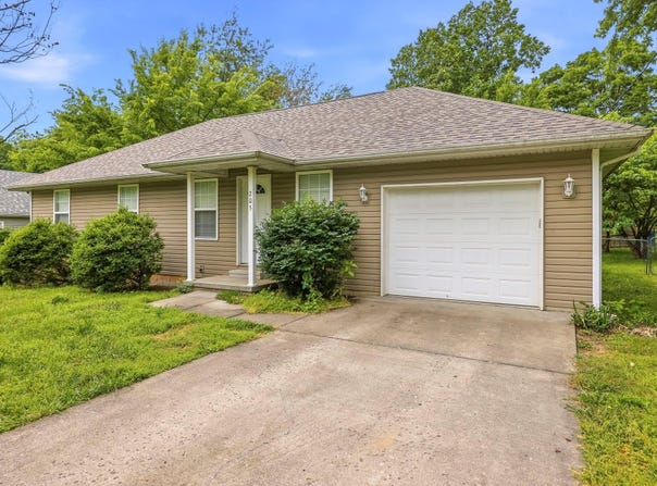 205 South Street, Willard, MO 65781