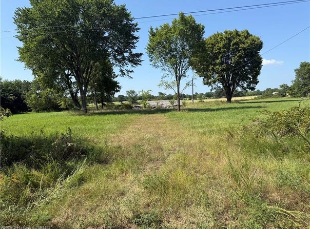 450791 979 RD, Vian, OK 74962