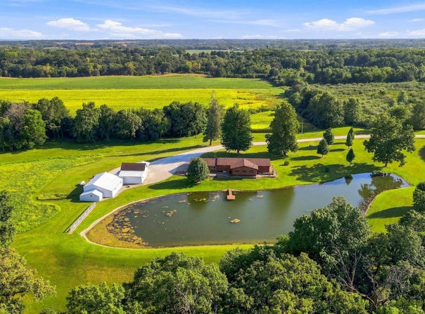 8001 Hawkeye Road, Mediapolis, IA 52637
