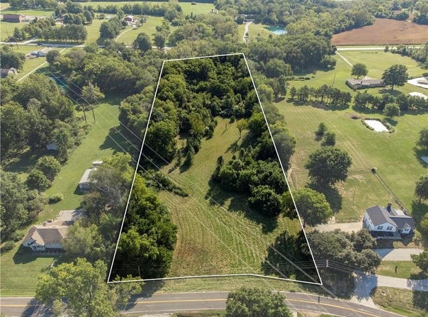 3623 S Rust Road, Grain Valley, MO 64029