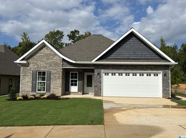 128 VILLAGE CIRCLE, ANNISTON, AL 36207