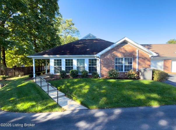 10536 Eagle Pines Ln, Louisville, KY 40223
