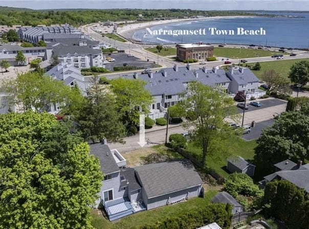 16 Courtway Street, Narragansett, RI 02882