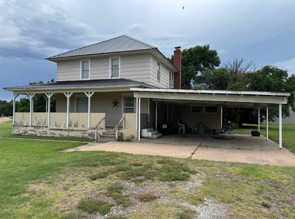 602 Crescent Drive, Ness City, KS 67560