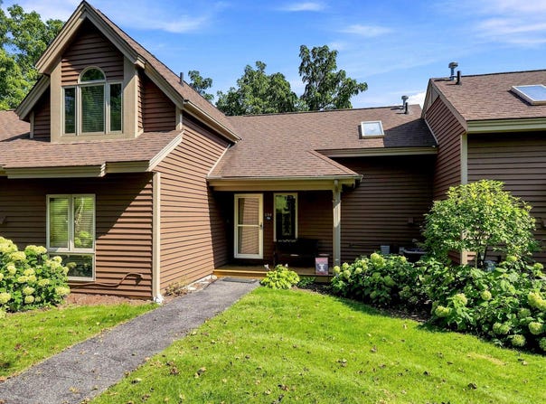 134 Walnut Hill Drive, GALENA, IL 61036