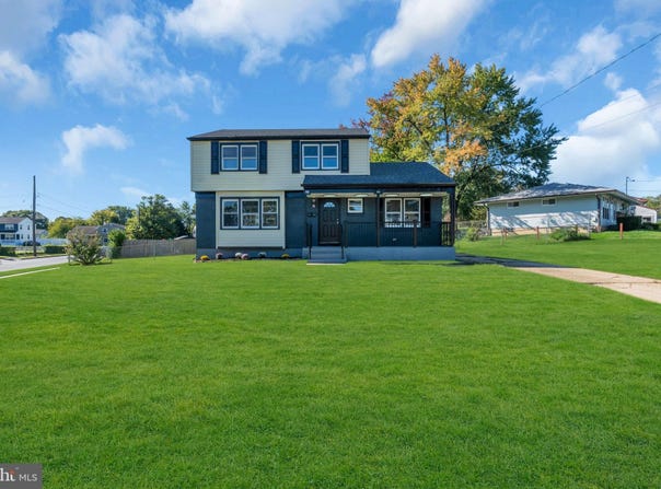 10 LARKIN Road, BURLINGTON, NJ 08016