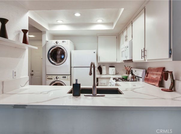 941 S Mountain, Ontario, CA 91762