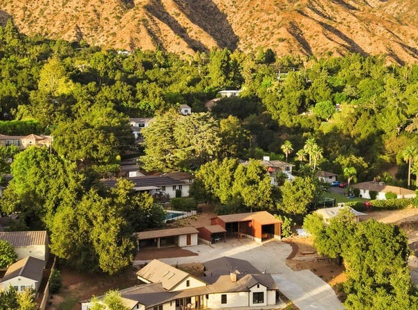 3033 Clarmeya Ln, Pasadena, CA 91107