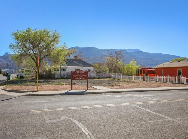 105 Main Street, Palisade, CO 81526