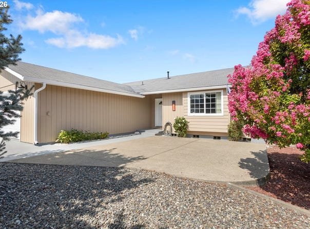 143 BRIGGS Dr, MyrtleCreek, OR 97457
