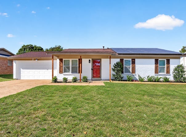 237 E Malone Avenue, Crowley, TX 76036