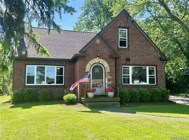 2255 Berg Road, Buffalo, NY 14218