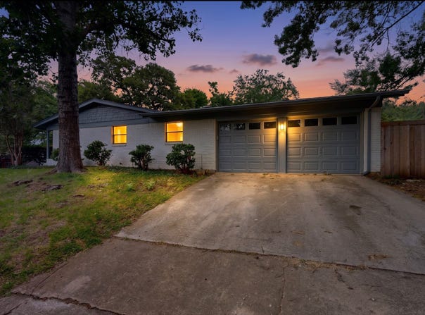 341 Arcadia Street, Hurst, TX 76053