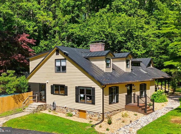 10 ASHBY RD, SPERRYVILLE, VA 22740