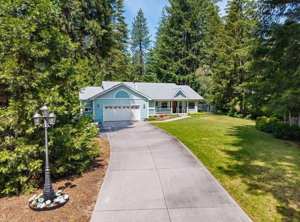 521 Pony Trail, Mount Shasta, CA 96067
