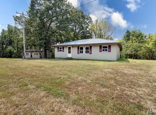 21065 Highway Y, St Robert, MO 65584