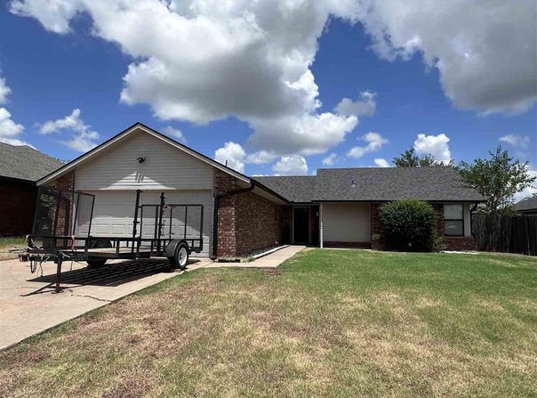 3917 SW Wolf, Lawton, OK 73505