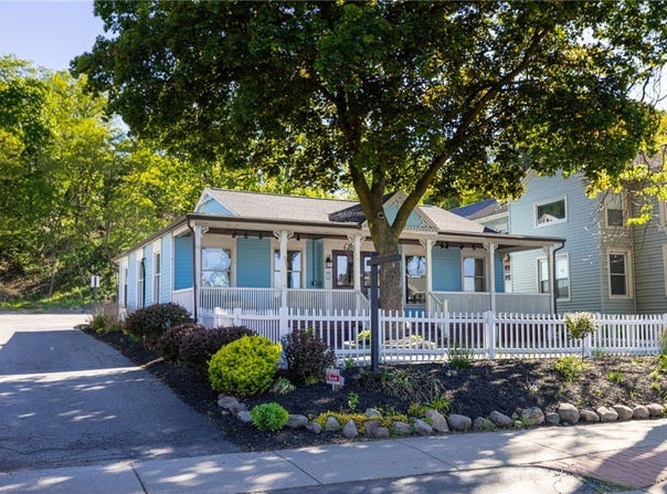 90 W Main St, Victor, NY 14564