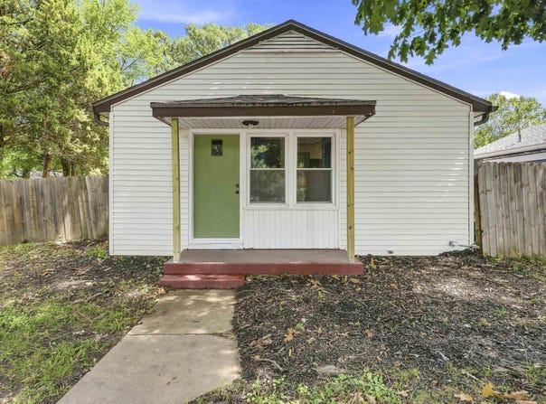 2116 Blaker Drive, Manhattan, KS 66502