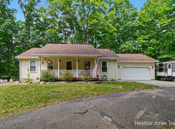 6936 Schmeid Road, Lakeview, MI 48850