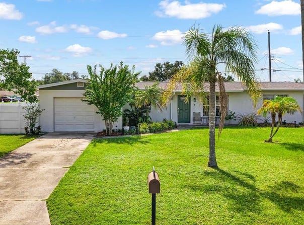 500 FLORIDA Circle S, APOLLO BEACH, FL 33572