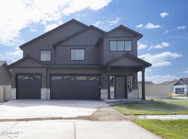 4449 E Savea Ln, Post Falls, ID 83854