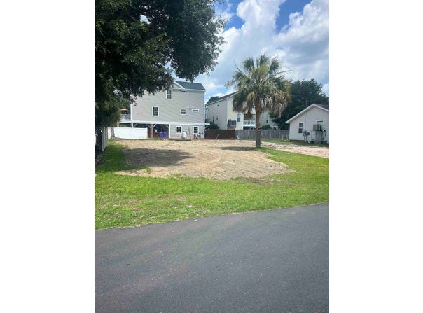 330 Lakeside Dr., Surfside Beach, SC 29575