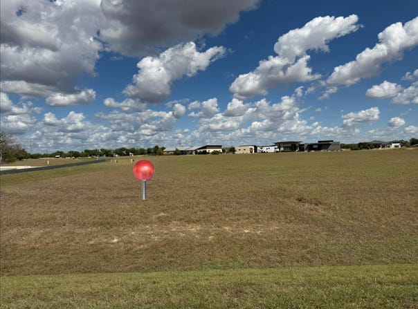 102 Ranch Estates Cir, Martindale, TX 78130