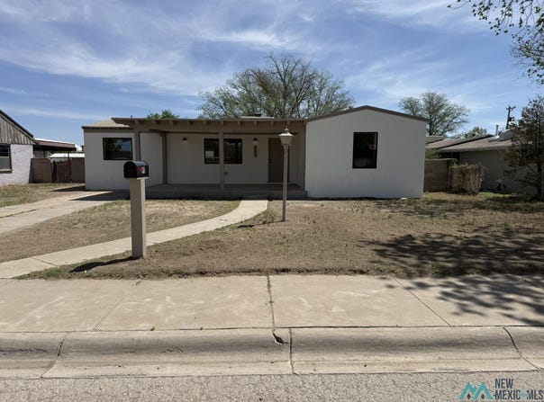 911 S 4th Street, Artesia, NM 88210