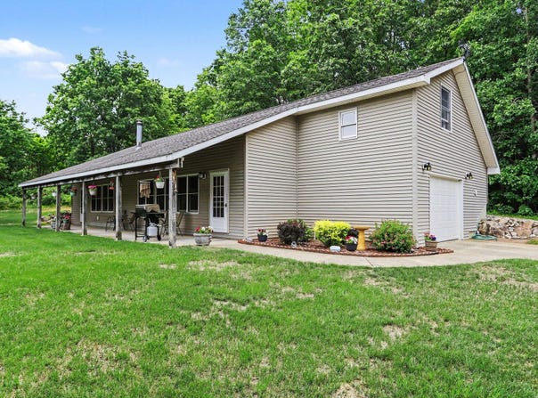 21641 Pine Lake Road, Battle Creek, MI 49014