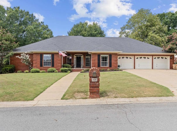 1515 John Ed, Conway, AR 72034