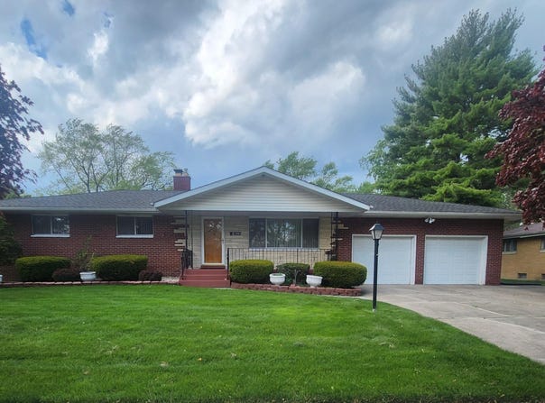 1950 W 60th Place, Merrillville, IN 46410
