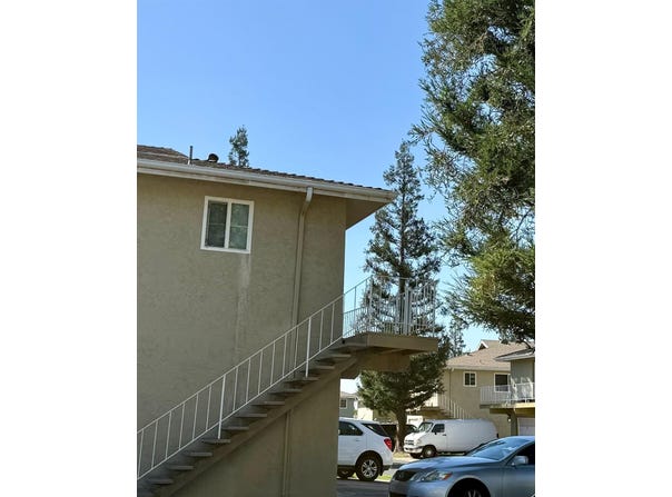 2236 Peach Avenue, Clovis, CA 93612