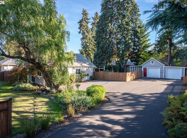 10040 SW AVERY St, Tualatin, OR 97062