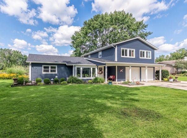 1012 Martha Street, Elk Grove Village, IL 60007