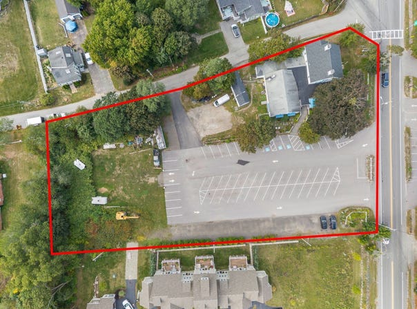 26 Main St, Rowley, MA 01969
