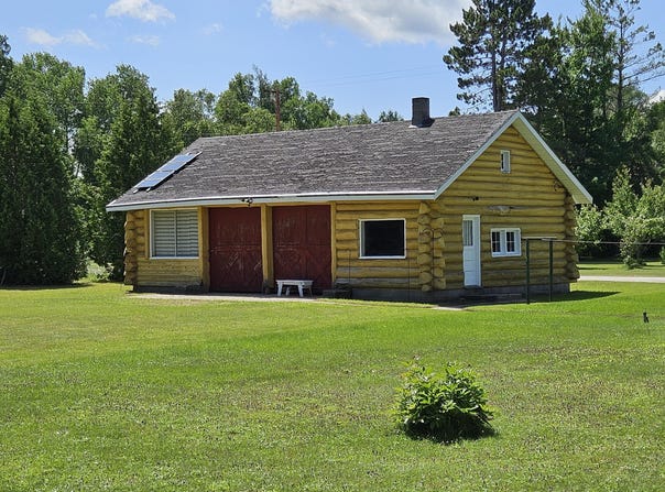 8146 Pine St, Germfask, MI 49836