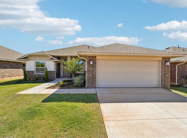 1812 Pin Cherry Lane, Moore, OK 73160