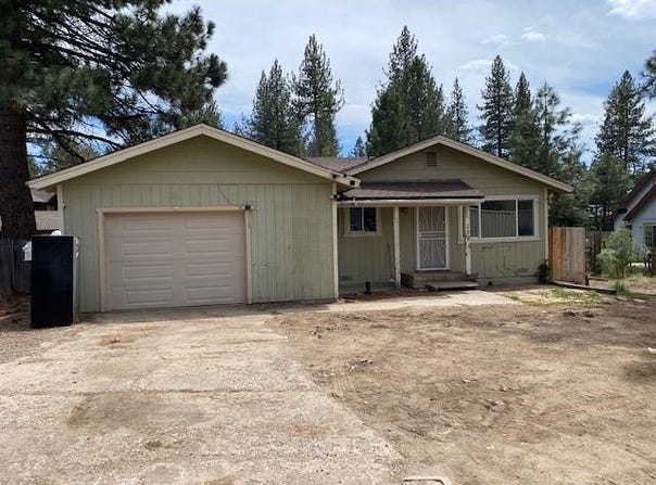 232 E Loyalton Avenue, Portola, CA 96122-7911